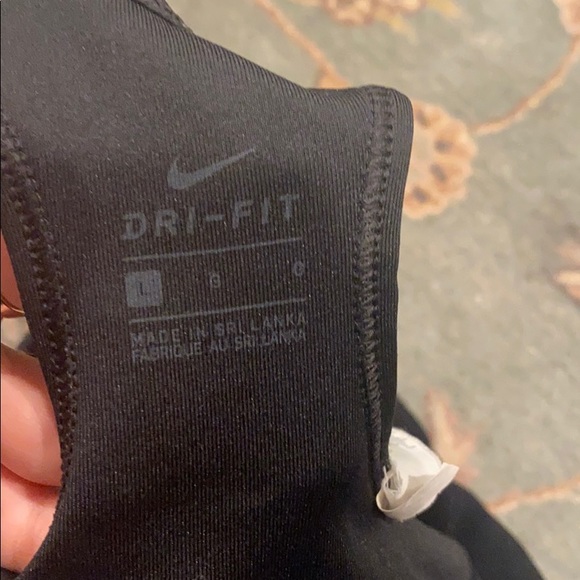 Nike sports bra in great condition - Picture 5 of 6